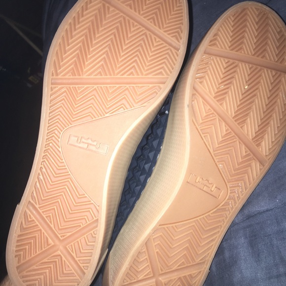 Never Worn No Box LBJ “NSW” obsidian! RARE!! - Picture 5 of 5